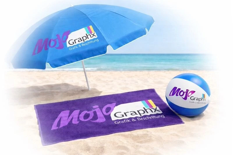Werbeartikel für den Sommer - Badetuch, Ball, Sonnenschirm