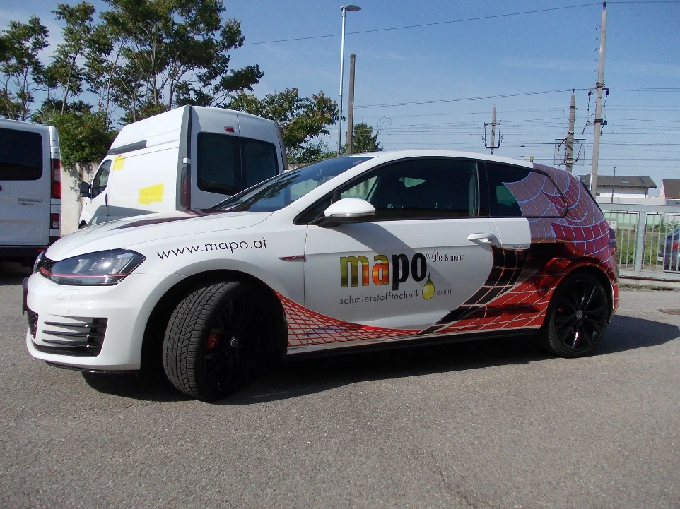 Mapo Firmenfahrzeug Vollbeklebung